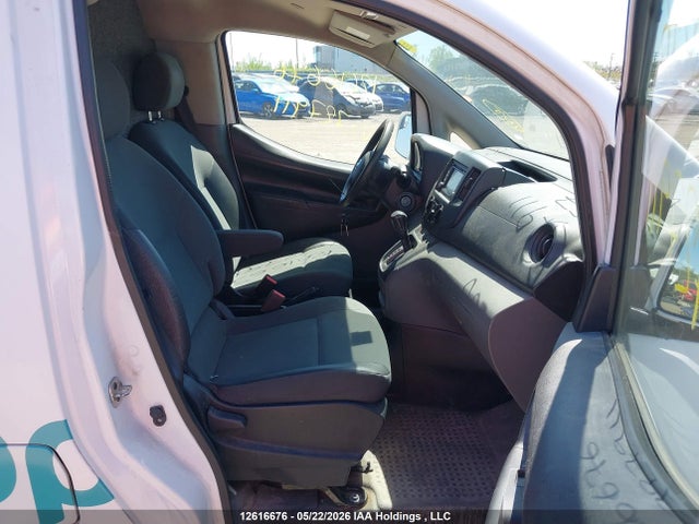 3N6CM0KN2FK727911 Nissan Nv200 2.5s/2.5sv