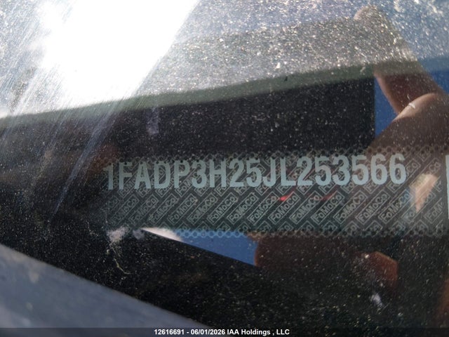 1FADP3H25JL253566 Ford FOCUS SEL