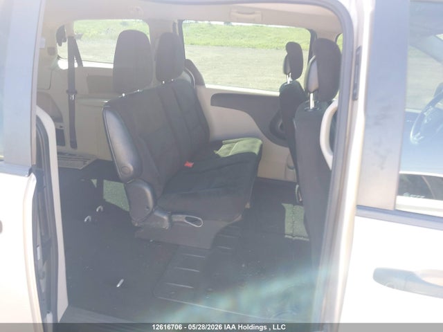 2C4RDGBG2FR680948 Dodge Grand Caravan Se