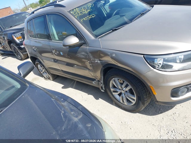 WVGJV7AX0FW063241 Volkswagen Tiguan S/se/sel/r-line