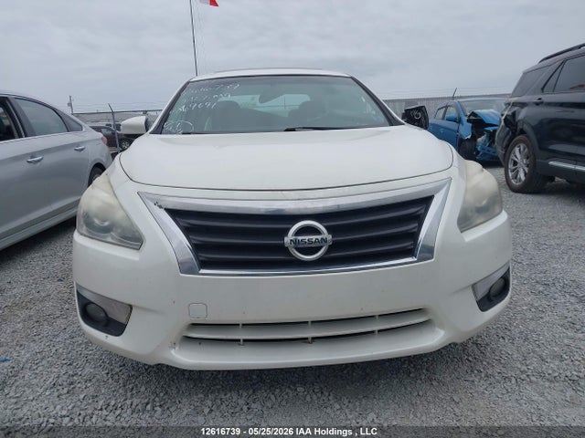 2015 Nissan Altima 2.5/2.5 S/2.5 Sl/2.5 Sv მანქანა იყიდება აუქციონზე, vin: 1N4AL3AP9FN869691, აუქციონის ნომერი: 12616739