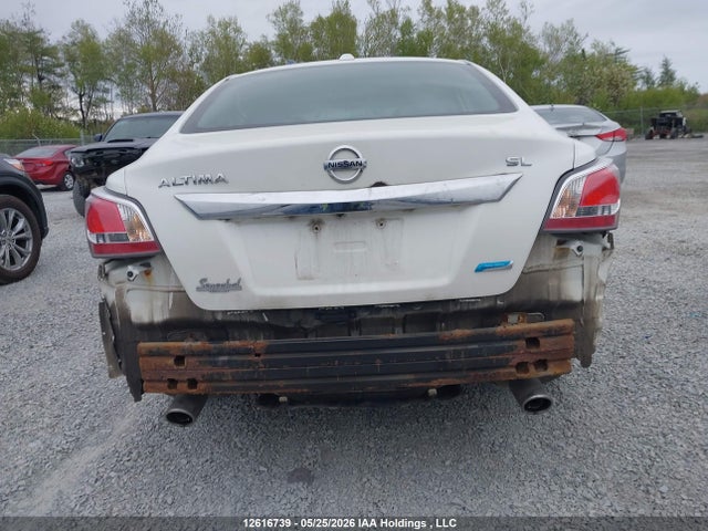 2015 Nissan Altima 2.5/2.5 S/2.5 Sl/2.5 Sv მანქანა იყიდება აუქციონზე, vin: 1N4AL3AP9FN869691, აუქციონის ნომერი: 12616739