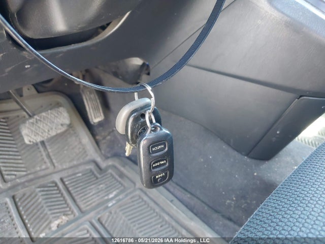 12616786 :رقم المزاد ، 2T1KR32E45C865561 vin ، 2005 Toyota Corolla Matrix Xr مزاد بيع