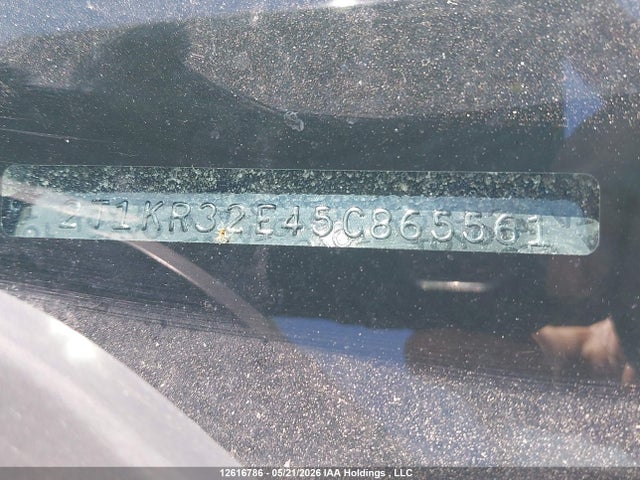 12616786 :رقم المزاد ، 2T1KR32E45C865561 vin ، 2005 Toyota Corolla Matrix Xr مزاد بيع