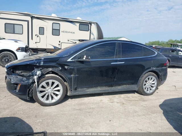2017 Tesla Model X მანქანა იყიდება აუქციონზე, vin: 5YJXCDE29HF075574, აუქციონის ნომერი: 12616849