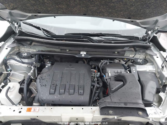 JA4ATUAA7RZ633138 Mitsubishi Eclipse Cross Es