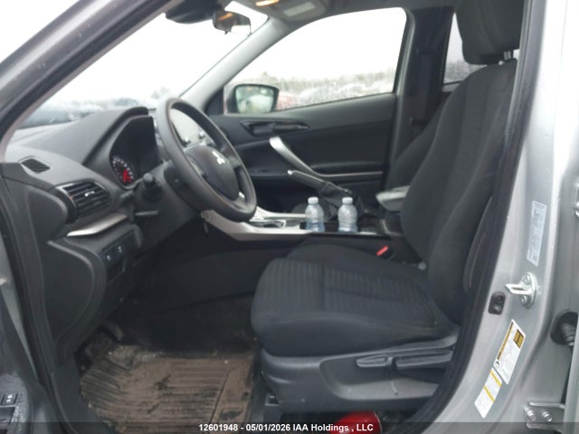JA4ATUAA7RZ633138 Mitsubishi Eclipse Cross Es