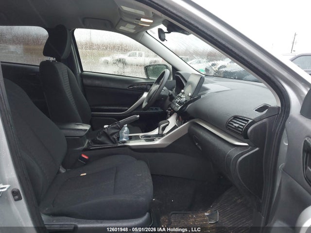 JA4ATUAA7RZ633138 Mitsubishi Eclipse Cross Es