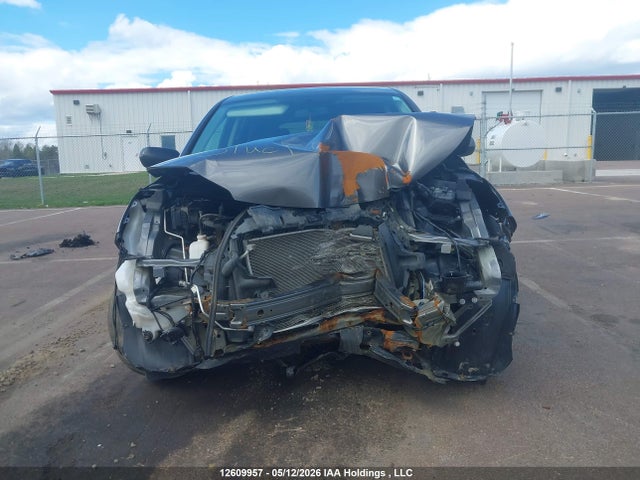 2HKRM4H38EH118986 Honda CR-V LX