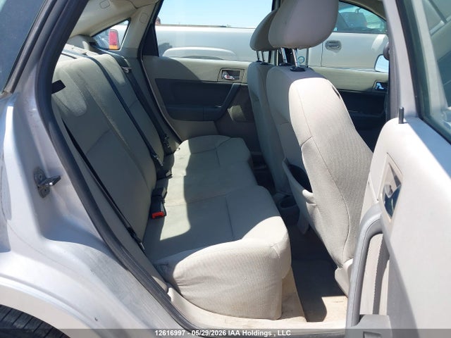 12616997 :رقم المزاد ، 1FAHP34NX8W292079 vin ، 2008 Ford Focus S/se مزاد بيع