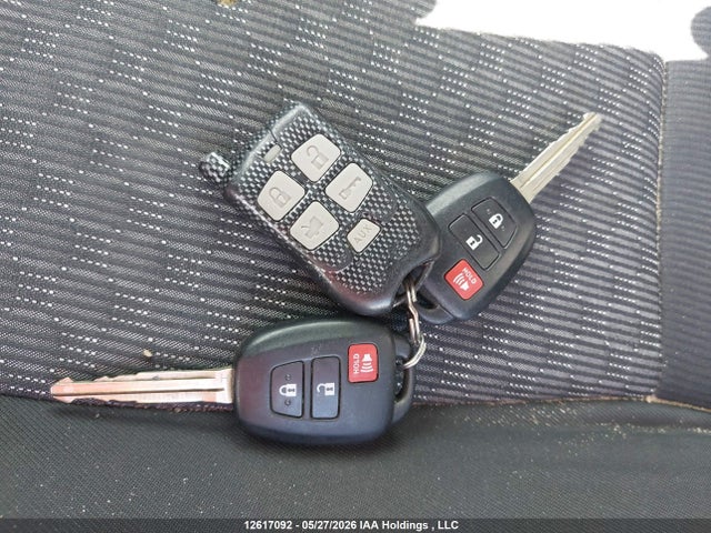 12617092 :رقم المزاد ، VNKKTUD39FA046724 vin ، 2015 Toyota Yaris Le مزاد بيع