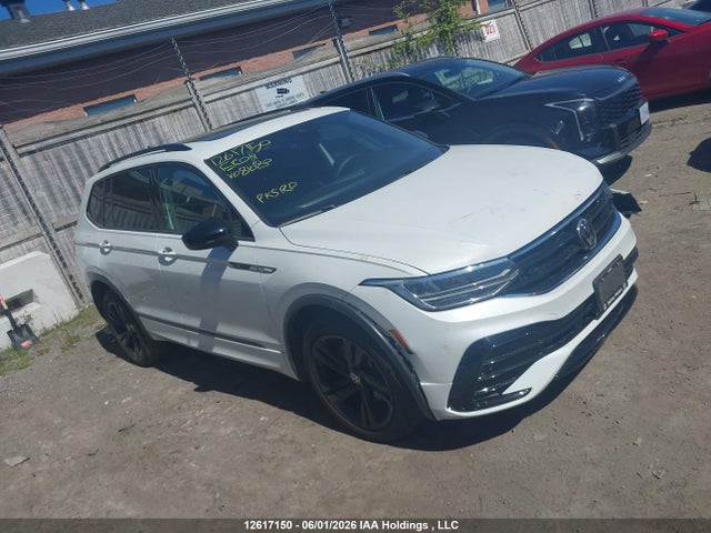 Aukcja sprzedaży 2023 Volkswagen Tiguan Comfortline R-line Black, vin: 3VV8B7AX6PM081080, numer aukcji: 12617150