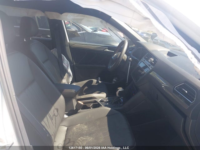 Aukcja sprzedaży 2023 Volkswagen Tiguan Comfortline R-line Black, vin: 3VV8B7AX6PM081080, numer aukcji: 12617150