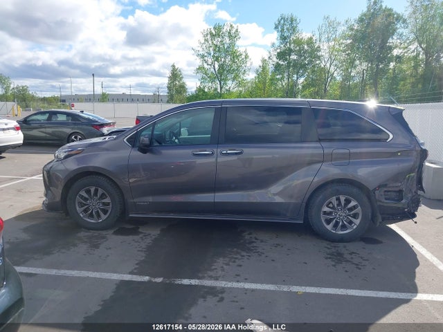 2021 Toyota Sienna Xle 8-passenger მანქანა იყიდება აუქციონზე, vin: 5TDGRKEC7MS042705, აუქციონის ნომერი: 12617154