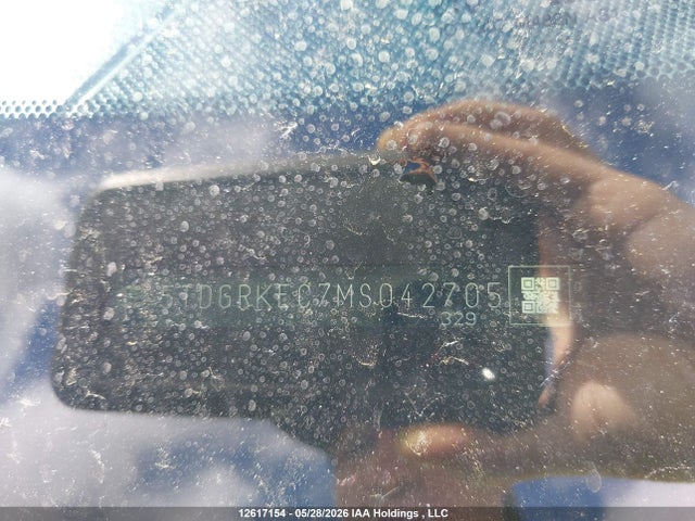 2021 Toyota Sienna Xle 8-passenger მანქანა იყიდება აუქციონზე, vin: 5TDGRKEC7MS042705, აუქციონის ნომერი: 12617154