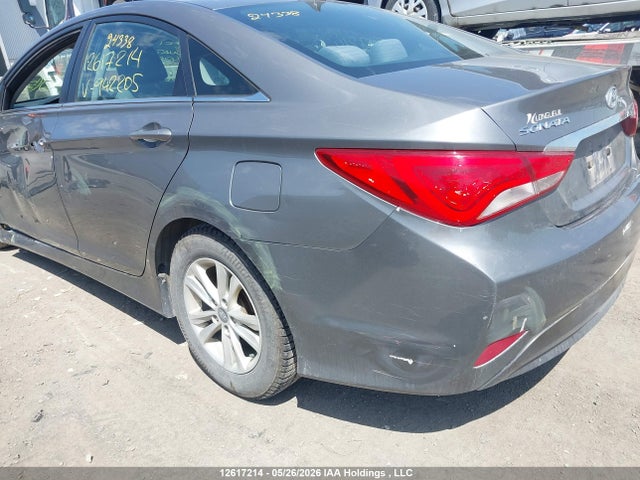 2014 Hyundai Sonata Gls მანქანა იყიდება აუქციონზე, vin: 5NPEB4AC0EH942205, აუქციონის ნომერი: 12617214