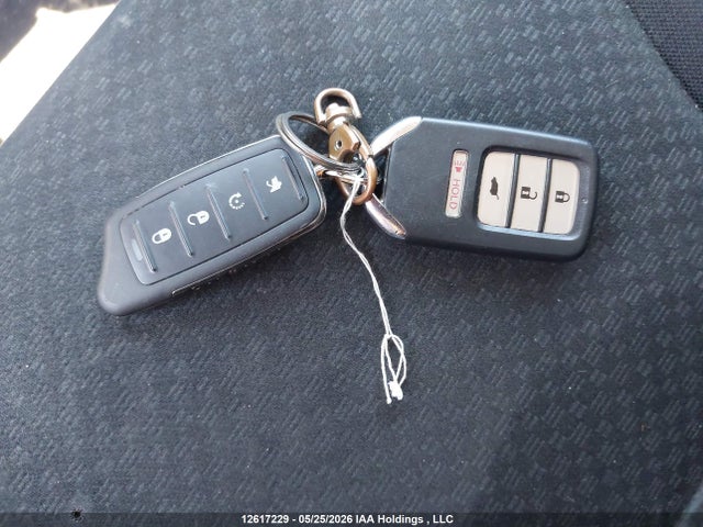 12617229 :رقم المزاد ، 2HKRM4H41FH112327 vin ، 2015 Honda Cr-v مزاد بيع