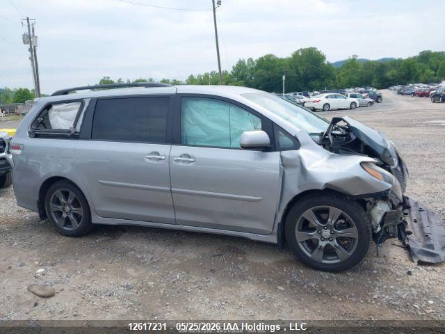 12617231 :رقم المزاد ، 5TDXZ3DC4HS841628 vin ، 2017 Toyota Sienna مزاد بيع