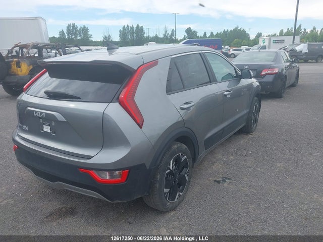 KIA NIRO EV 2023 KNDCP3L11P5063989 Image 4