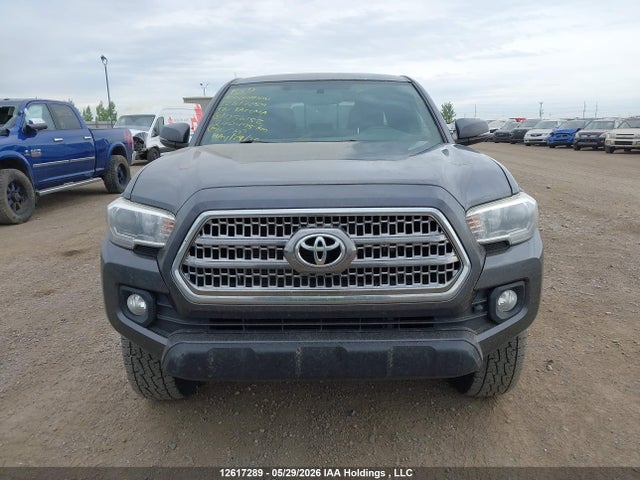 Продажа на аукционе авто 2017 Toyota Tacoma Dbl Cab/sr/trdspt/or/pro, vin: 5TFCZ5AN9HX056158, номер лота: 12617289