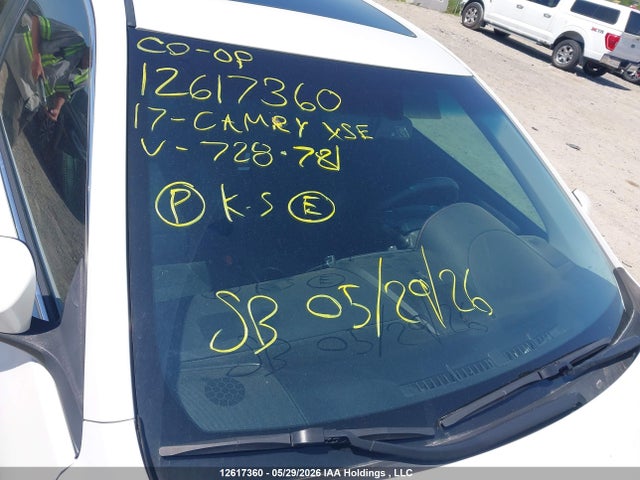 12617360 :رقم المزاد ، 4T1BF1FK2HU728781 vin ، 2017 Toyota Camry Xse مزاد بيع