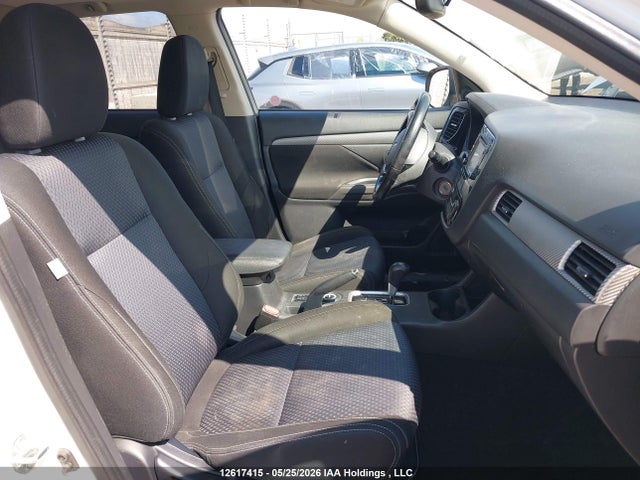 2016 Mitsubishi Outlander Es მანქანა იყიდება აუქციონზე, vin: JA4AZ2A33GZ612787, აუქციონის ნომერი: 12617415