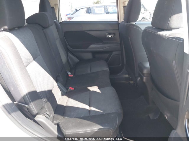 2016 Mitsubishi Outlander Es მანქანა იყიდება აუქციონზე, vin: JA4AZ2A33GZ612787, აუქციონის ნომერი: 12617415