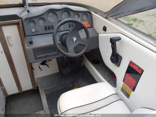 1992 Sea Ray Boat მანქანა იყიდება აუქციონზე, vin: 1MDCH5R10NL542707, აუქციონის ნომერი: 12617444