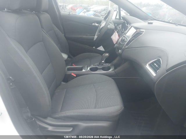 Продажа на аукционе авто 2018 Chevrolet Cruze Lt Auto, vin: 1G1BE5SM3J7105611, номер лота: 12617455