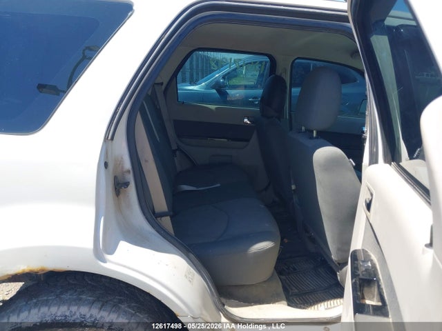 12617498 :رقم المزاد ، 4F2CY0C78BKM04167 vin ، 2011 Mazda Tribute مزاد بيع