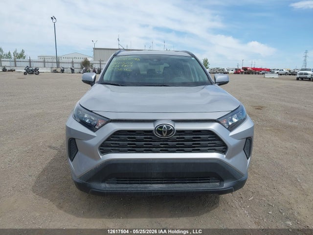 2T3B1RFV3KC038982 Toyota RAV4 LE