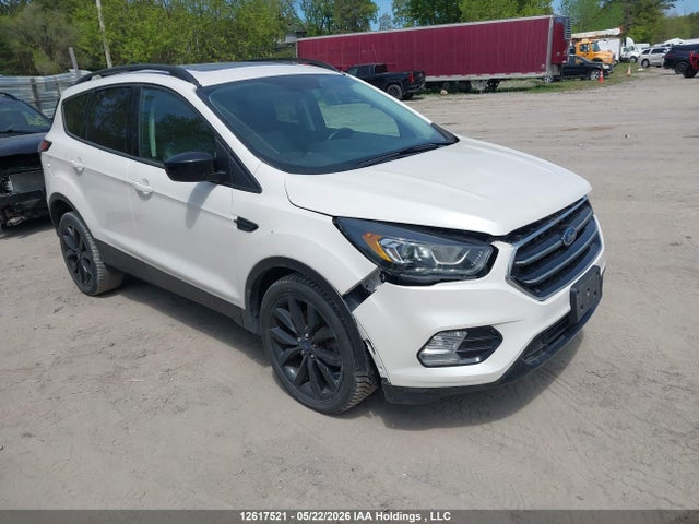 12617521 :رقم المزاد ، 1FMCU0G91HUE58555 vin ، 2017 Ford Escape Se مزاد بيع