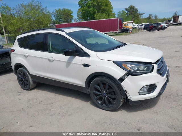 12617521 :رقم المزاد ، 1FMCU0G91HUE58555 vin ، 2017 Ford Escape Se مزاد بيع