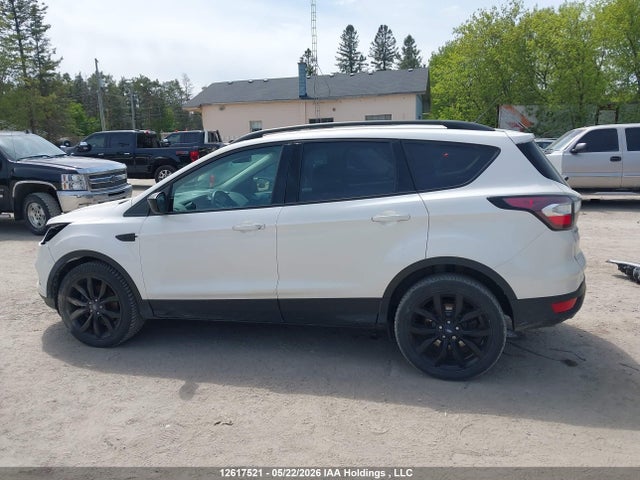12617521 :رقم المزاد ، 1FMCU0G91HUE58555 vin ، 2017 Ford Escape Se مزاد بيع