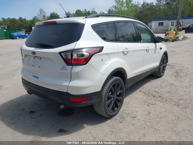 12617521 :رقم المزاد ، 1FMCU0G91HUE58555 vin ، 2017 Ford Escape Se مزاد بيع