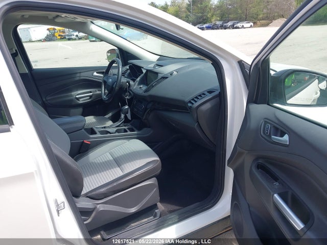 12617521 :رقم المزاد ، 1FMCU0G91HUE58555 vin ، 2017 Ford Escape Se مزاد بيع