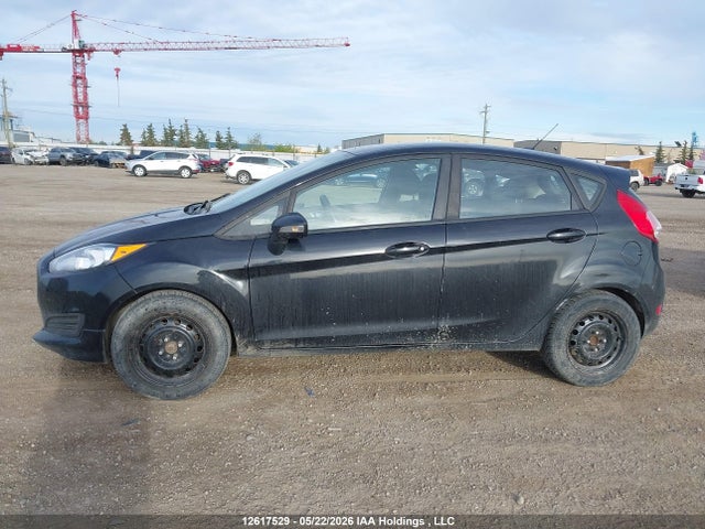 12617529 :رقم المزاد ، 3FADP4EJ1FM131486 vin ، 2015 Ford Fiesta Se مزاد بيع