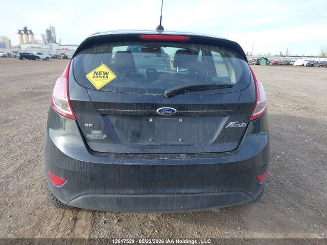 12617529 :رقم المزاد ، 3FADP4EJ1FM131486 vin ، 2015 Ford Fiesta Se مزاد بيع