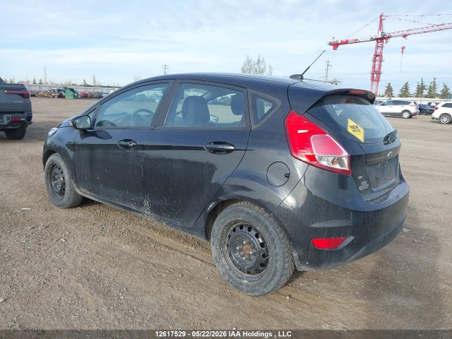 12617529 :رقم المزاد ، 3FADP4EJ1FM131486 vin ، 2015 Ford Fiesta Se مزاد بيع