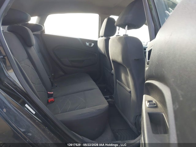 12617529 :رقم المزاد ، 3FADP4EJ1FM131486 vin ، 2015 Ford Fiesta Se مزاد بيع