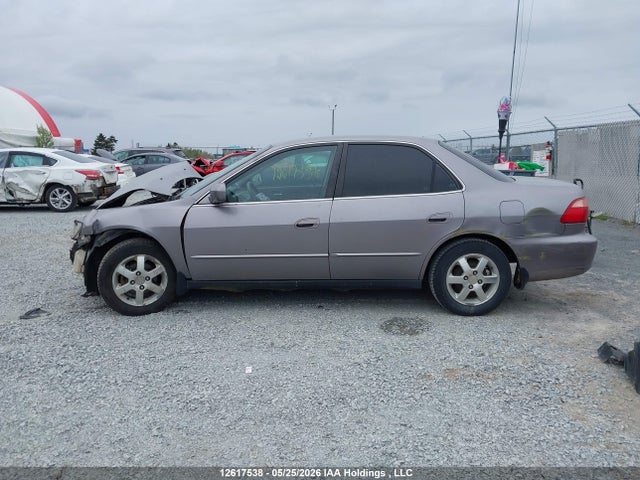 2000 Honda Accord Se მანქანა იყიდება აუქციონზე, vin: 1HGCG5679YA818991, აუქციონის ნომერი: 12617538