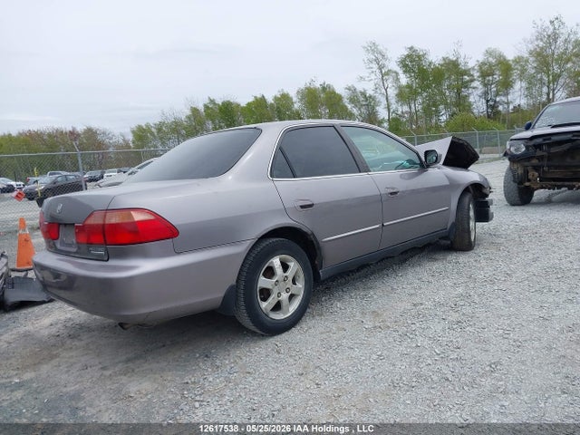 2000 Honda Accord Se მანქანა იყიდება აუქციონზე, vin: 1HGCG5679YA818991, აუქციონის ნომერი: 12617538