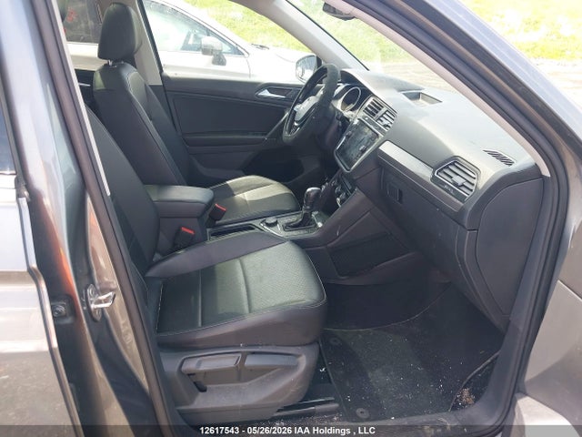 12617543 :رقم المزاد ، 3VV2B7AX7JM033293 vin ، 2018 Volkswagen Tiguan مزاد بيع