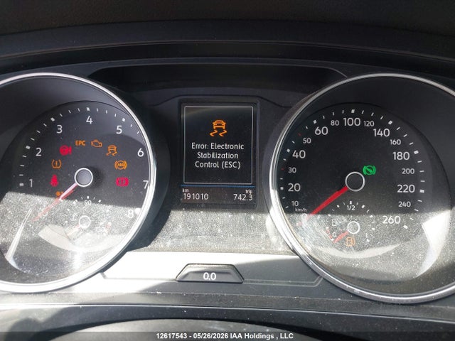 12617543 :رقم المزاد ، 3VV2B7AX7JM033293 vin ، 2018 Volkswagen Tiguan مزاد بيع