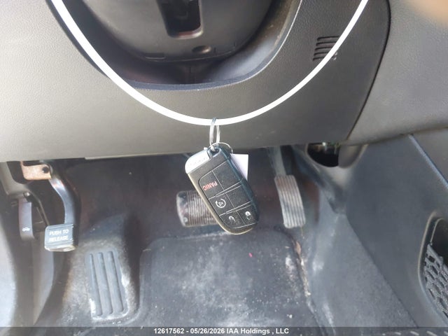 12617562 :رقم المزاد ، 3D4PG5FG0BT526195 vin ، 2011 Dodge Journey Sxt مزاد بيع