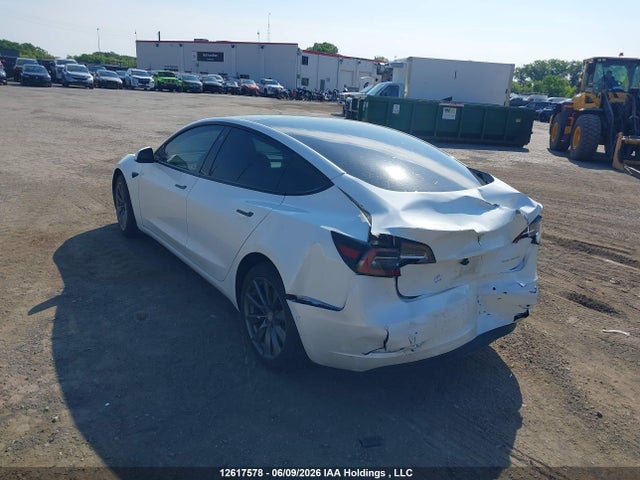 12617578 :رقم المزاد ، 5YJ3E1EB0NF194861 vin ، 2022 Tesla Model 3 Long Range مزاد بيع