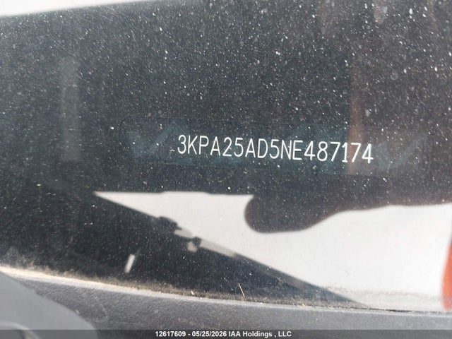 12617609 :رقم المزاد ، 3KPA25AD5NE487174 vin ، 2022 Kia Rio Lx Premium/lx+ مزاد بيع