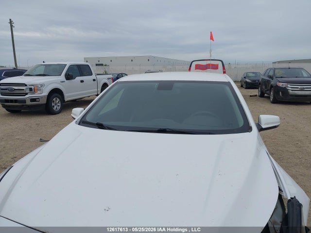 2016 Chevrolet Malibu Limited Lt მანქანა იყიდება აუქციონზე, vin: 1G11C5SA7GF119789, აუქციონის ნომერი: 12617613