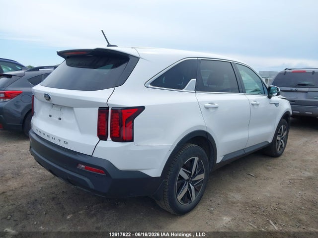 5XYRGDLC8MG047180 KIA Sorento
