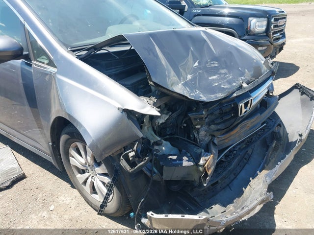 12617631 :رقم المزاد ، 5FNRL5H47FB509077 vin ، 2015 Honda Odyssey مزاد بيع